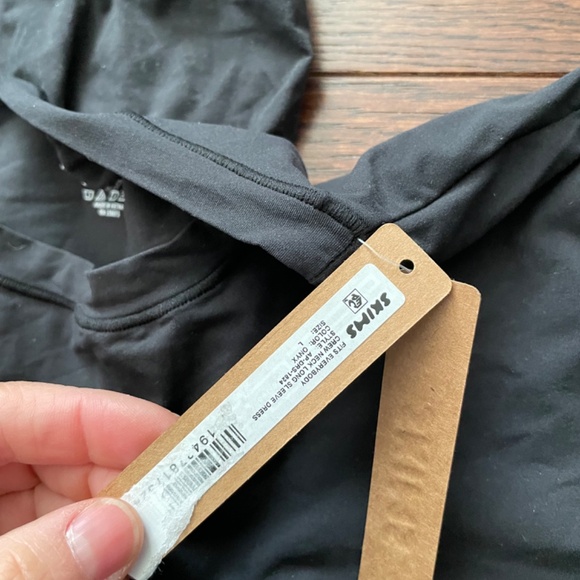 Skims Crew Neck Long sleeve dress - Picture 7 of 8